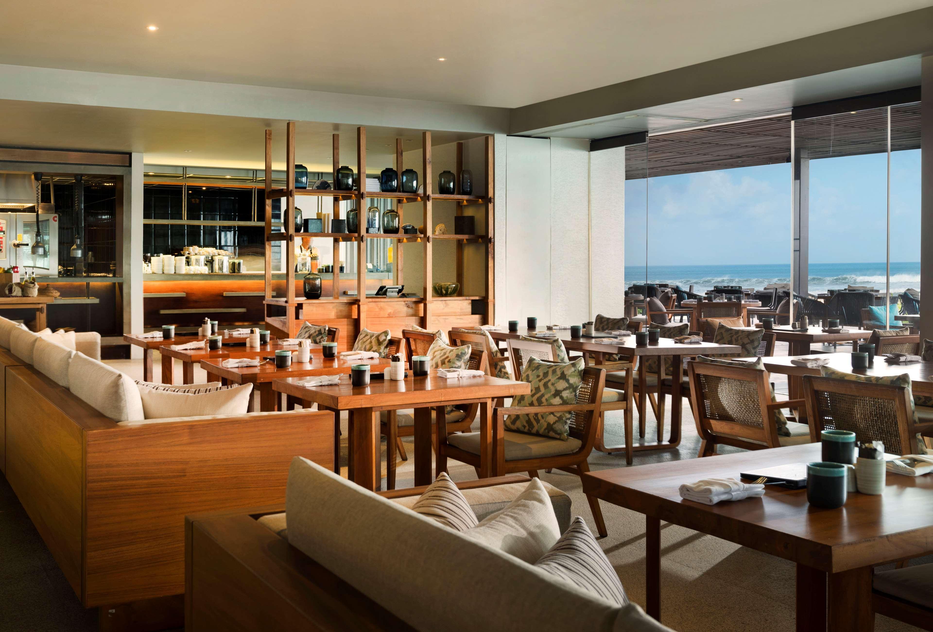 Alila Seminyak Hotell Eksteriør bilde The restaurant at the Cape