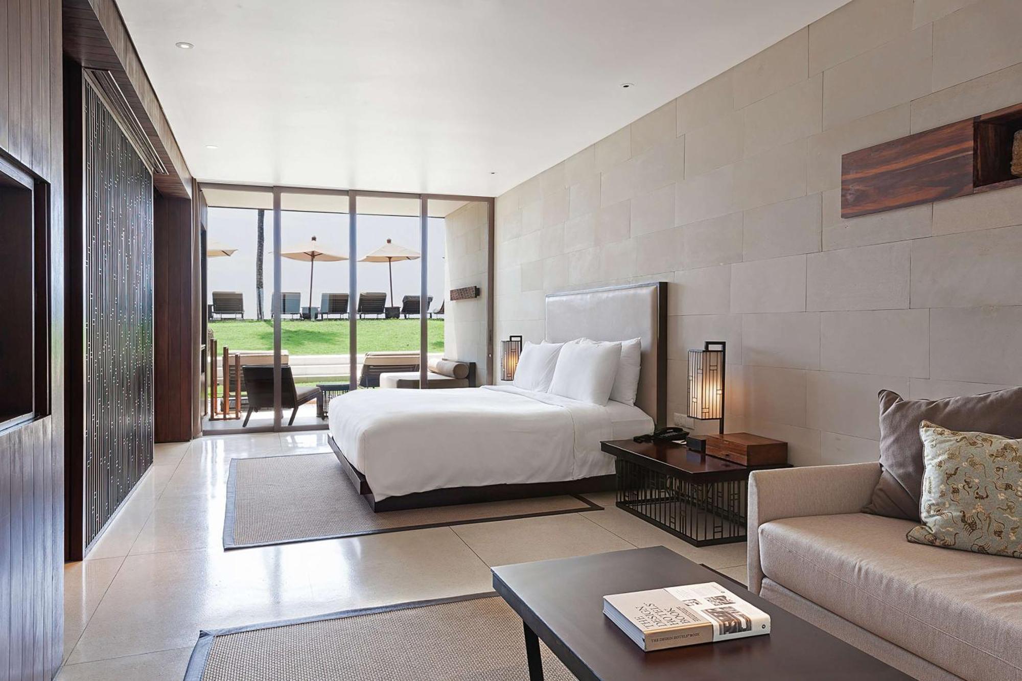 Alila Seminyak Hotell Eksteriør bilde A guest room at The Westin Maldives